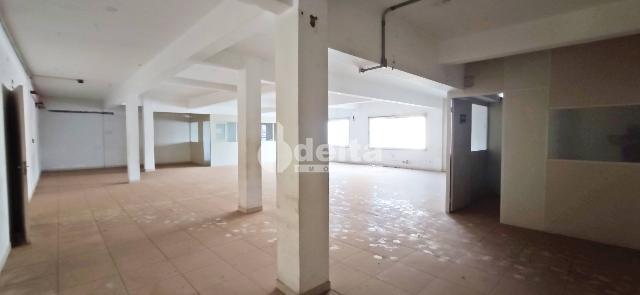 Alugar Sala / Padr&atilde;o em Uberl&acirc;ndia R$ 40.000,00 - Foto 24