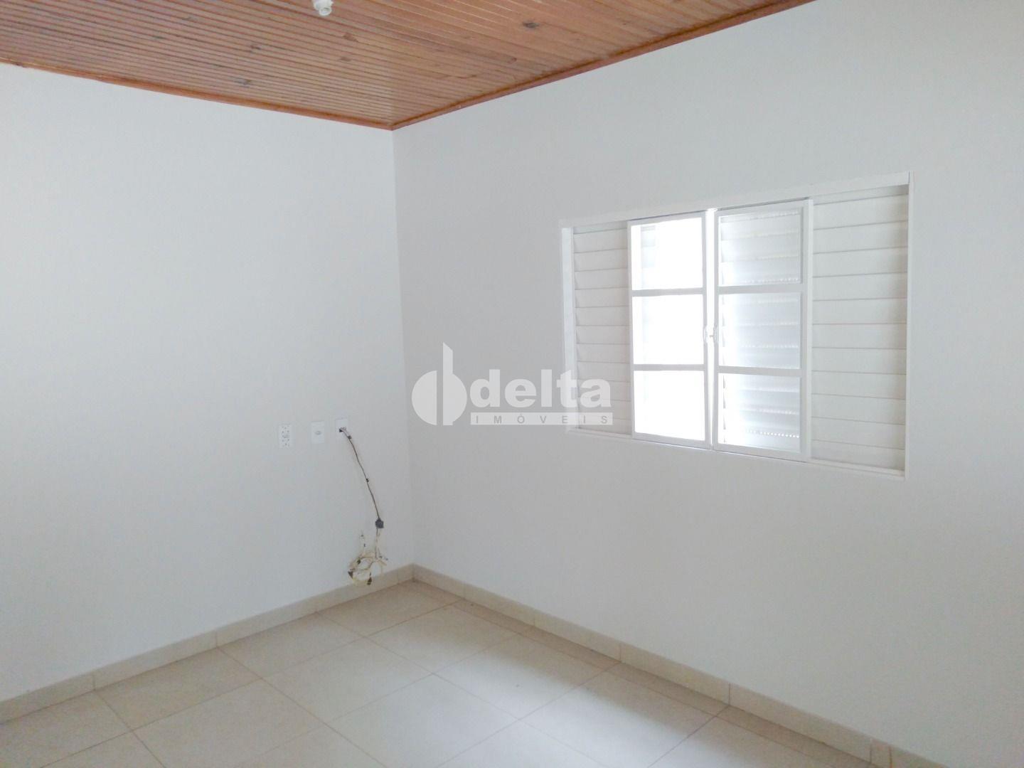 Alugar Casa Residencial / Padr&atilde;o em Uberl&acirc;ndia R$ 2.500,00 - Foto 3