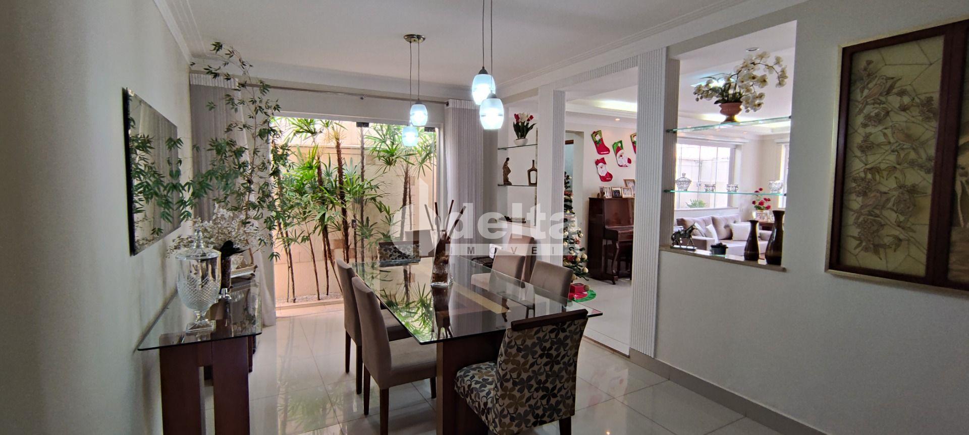 Comprar Casa Residencial / Padr&atilde;o em Uberl&acirc;ndia R$ 1.250.000,00 - Foto 24
