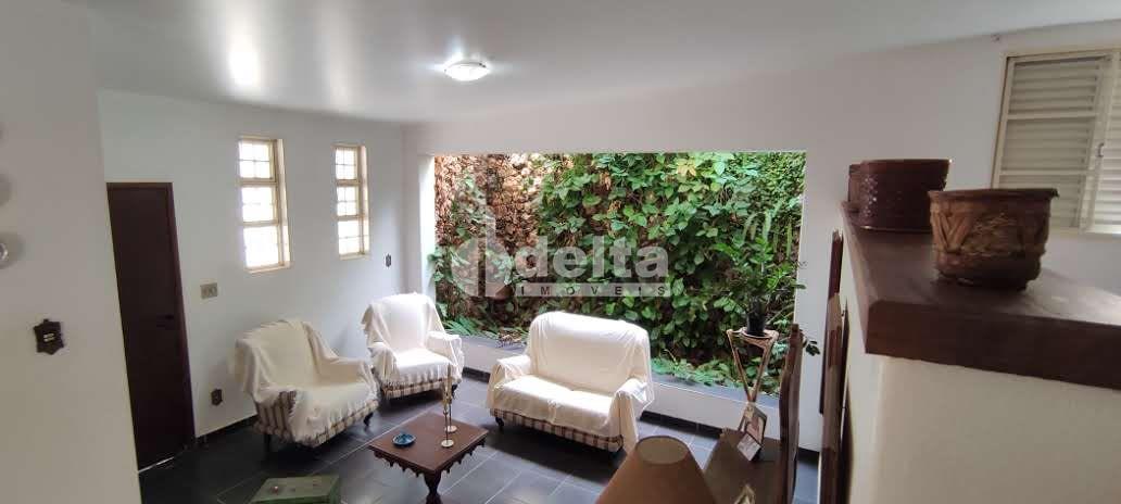 Comprar Casa Residencial / Padr&atilde;o em Uberl&acirc;ndia R$ 650.000,00 - Foto 7