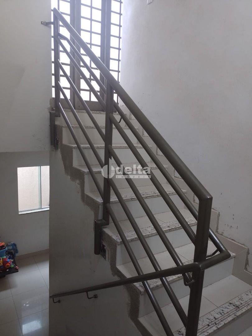 Comprar Casa Residencial / Padr&atilde;o em Uberl&acirc;ndia R$ 830.000,00 - Foto 17