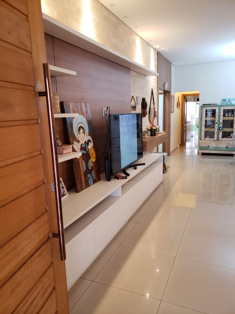 Comprar Casa Residencial / Padr&atilde;o em Uberl&acirc;ndia R$ 980.000,00 - Foto 2