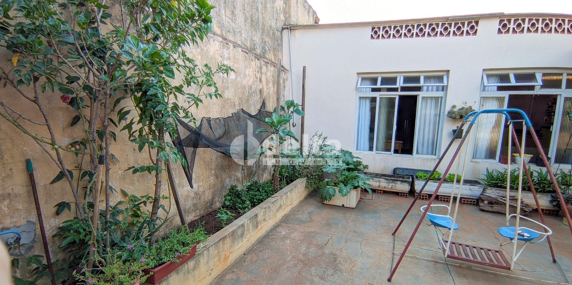 Comprar Casa Residencial / Padr&atilde;o em Uberl&acirc;ndia R$ 530.000,00 - Foto 27