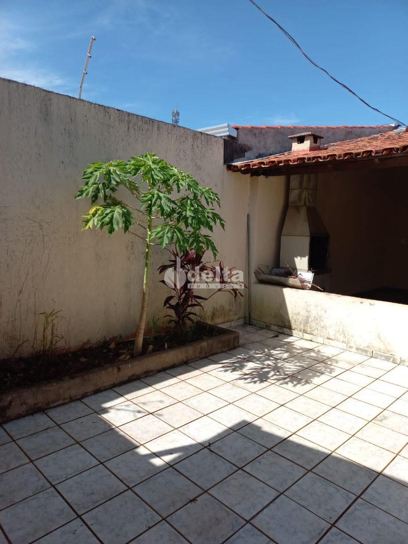 Comprar Casa Residencial / Padr&atilde;o em Uberl&acirc;ndia R$ 660.000,00 - Foto 7
