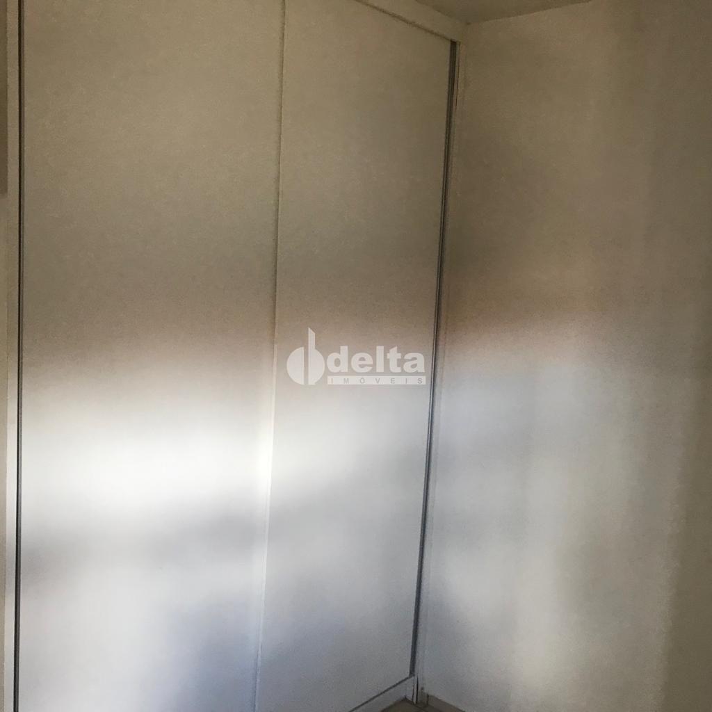 Comprar Casa Residencial / Padr&atilde;o em Uberl&acirc;ndia R$ 190.000,00 - Foto 4