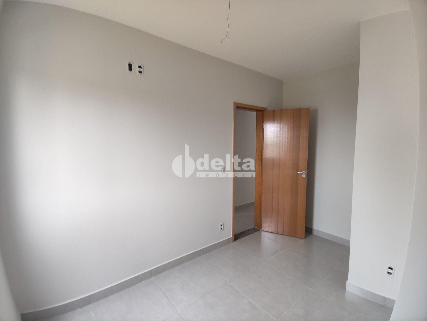 Comprar Apartamento / Padr&atilde;o em Uberl&acirc;ndia R$ 290.000,00 - Foto 1