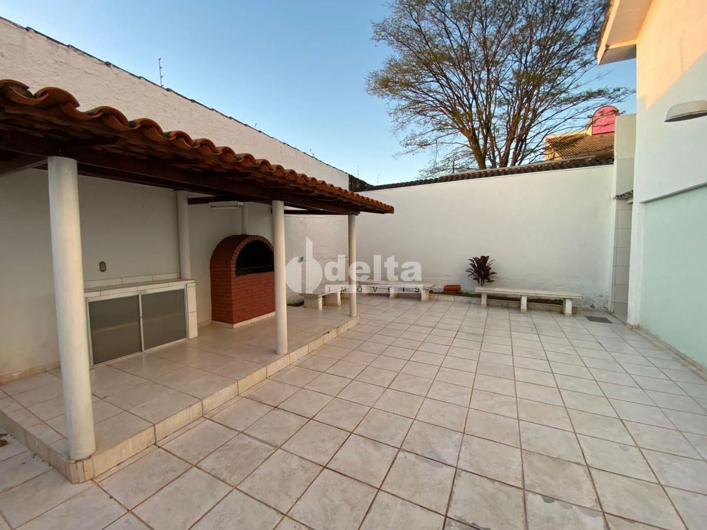 Alugar Casa Residencial / Padr&atilde;o em Uberl&acirc;ndia R$ 6.000,00 - Foto 17