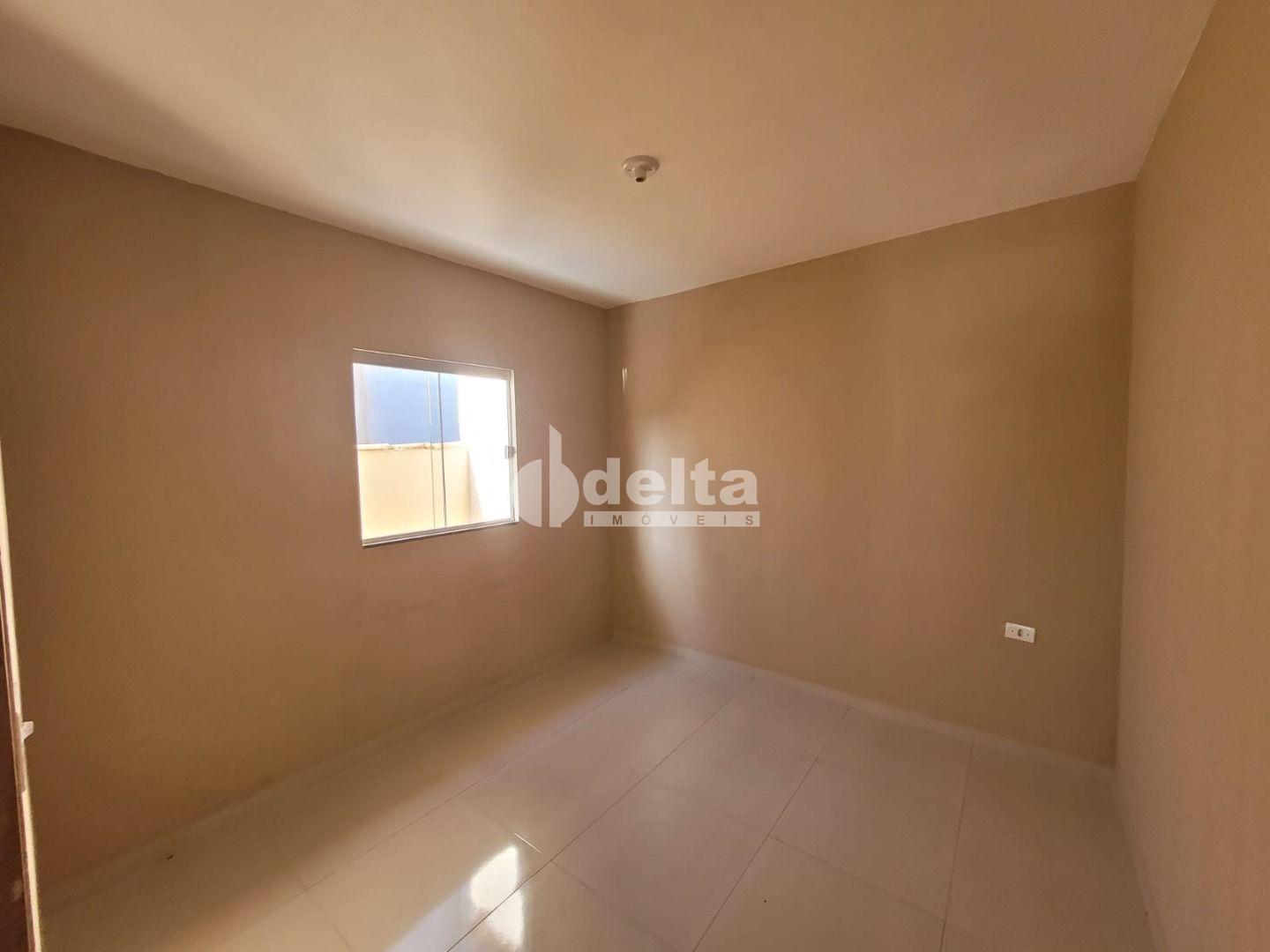 Comprar Casa Residencial / Padr&atilde;o em Uberl&acirc;ndia R$ 450.000,00 - Foto 3