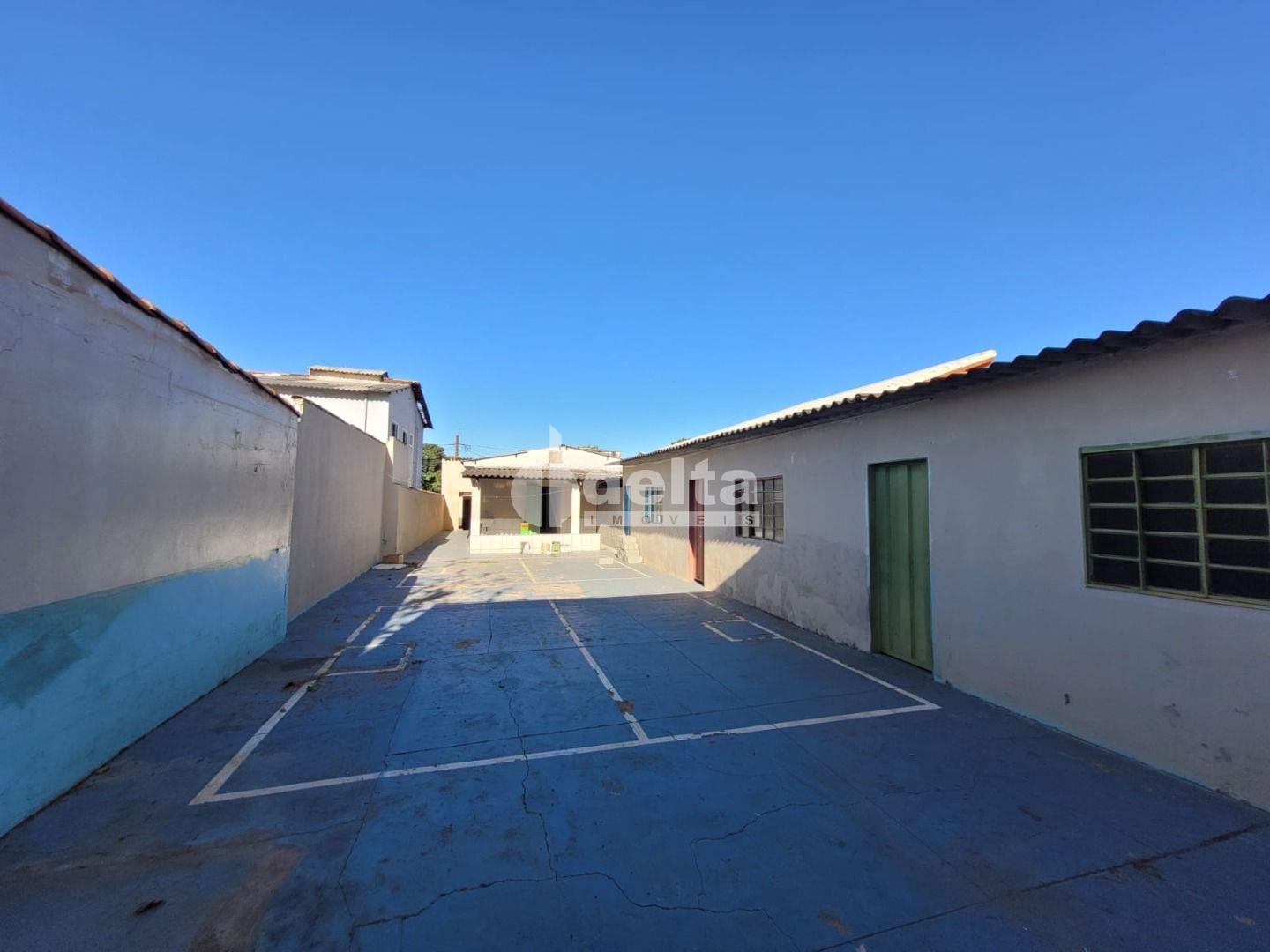 Comprar Casa Residencial / Padr&atilde;o em Uberl&acirc;ndia R$ 450.000,00 - Foto 12