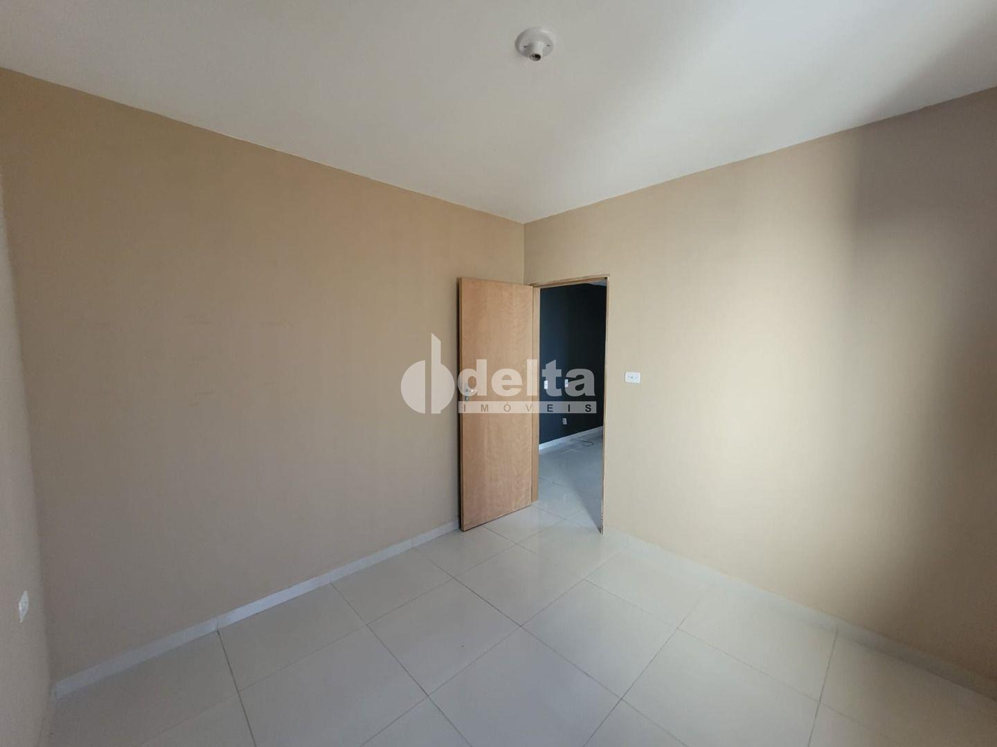 Comprar Casa Residencial / Padr&atilde;o em Uberl&acirc;ndia R$ 450.000,00 - Foto 6