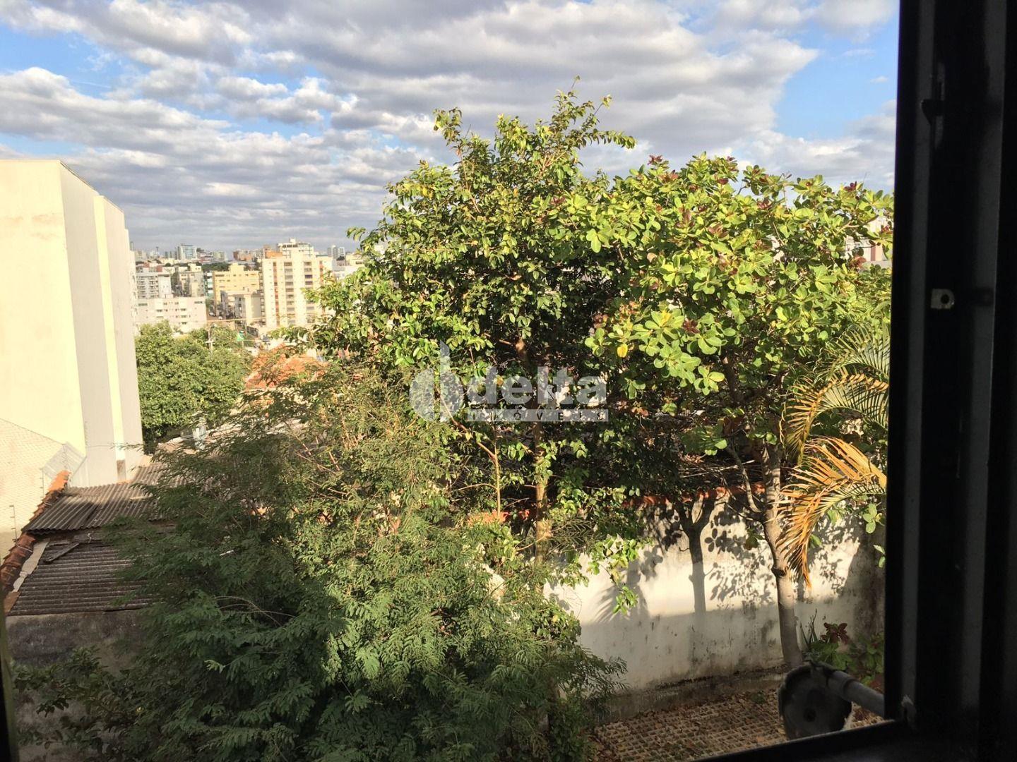 Comprar Casa Residencial / Padr&atilde;o em Uberl&acirc;ndia R$ 650.000,00 - Foto 13