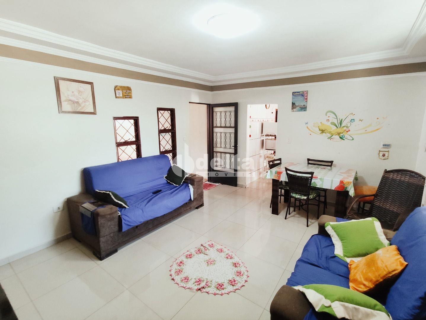 Comprar Casa Residencial / Padr&atilde;o em Uberl&acirc;ndia R$ 480.000,00 - Foto 4