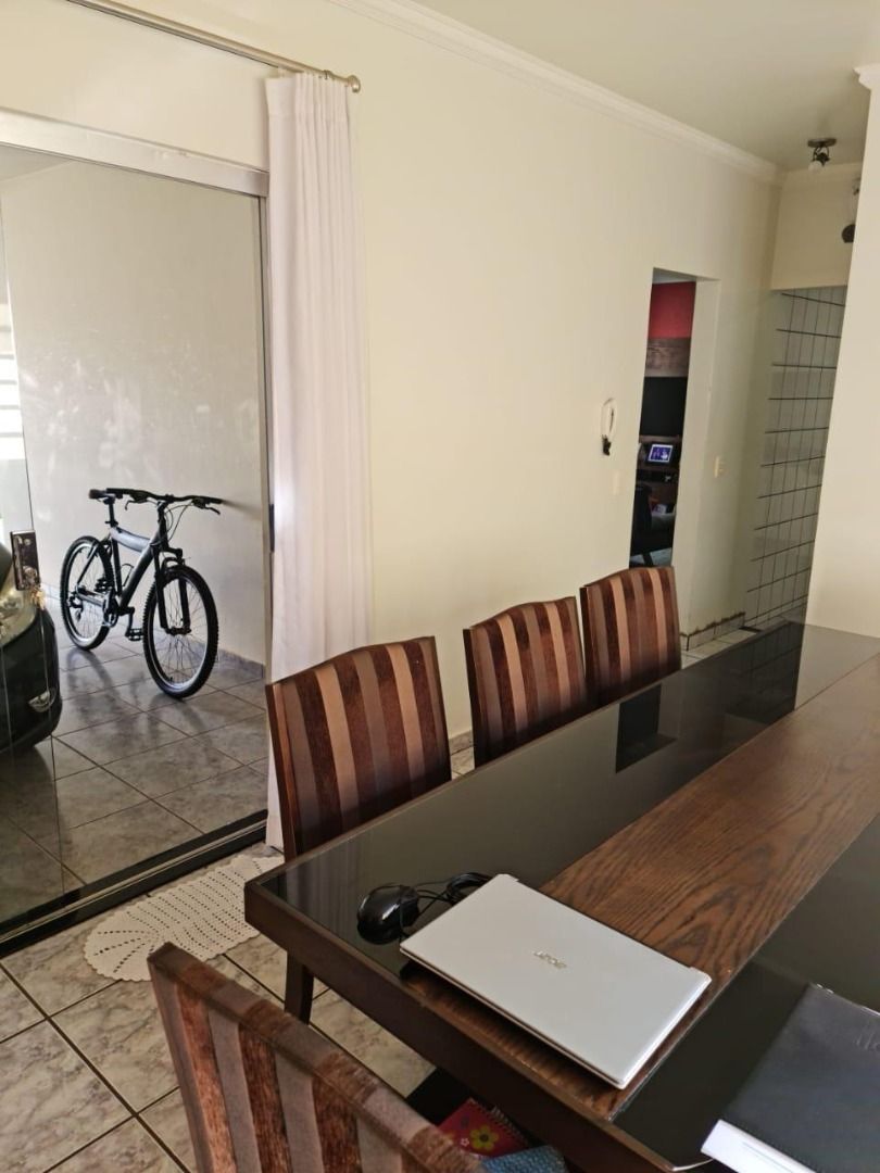 Alugar Casa Residencial / Padr&atilde;o em Uberl&acirc;ndia R$ 3.300,00 - Foto 13