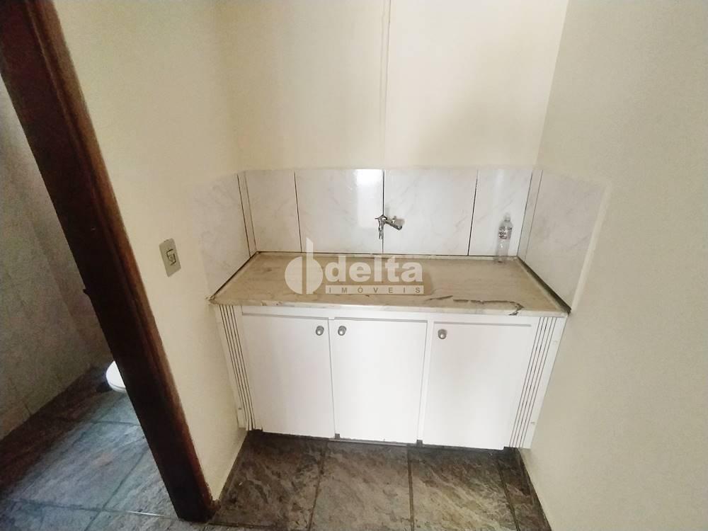 Alugar Loja / Padr&atilde;o em Uberl&acirc;ndia R$ 1.800,00 - Foto 4