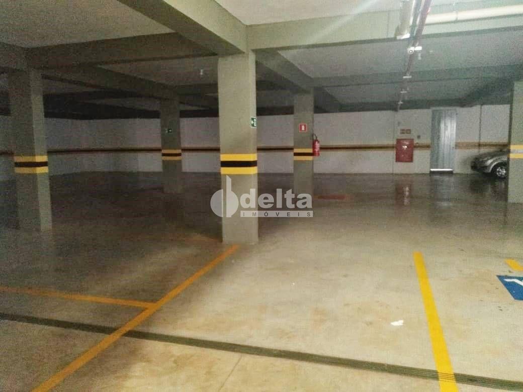 Alugar Sala / Padr&atilde;o em Uberl&acirc;ndia R$ 2.000,00 - Foto 14