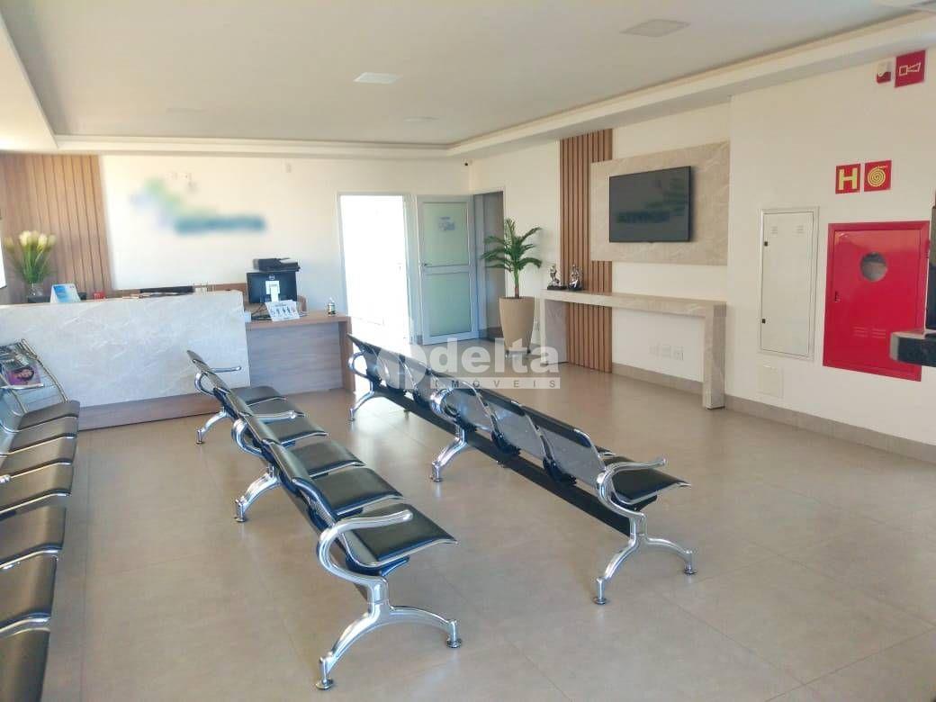 Alugar Sala / Padr&atilde;o em Uberl&acirc;ndia R$ 2.300,00 - Foto 3