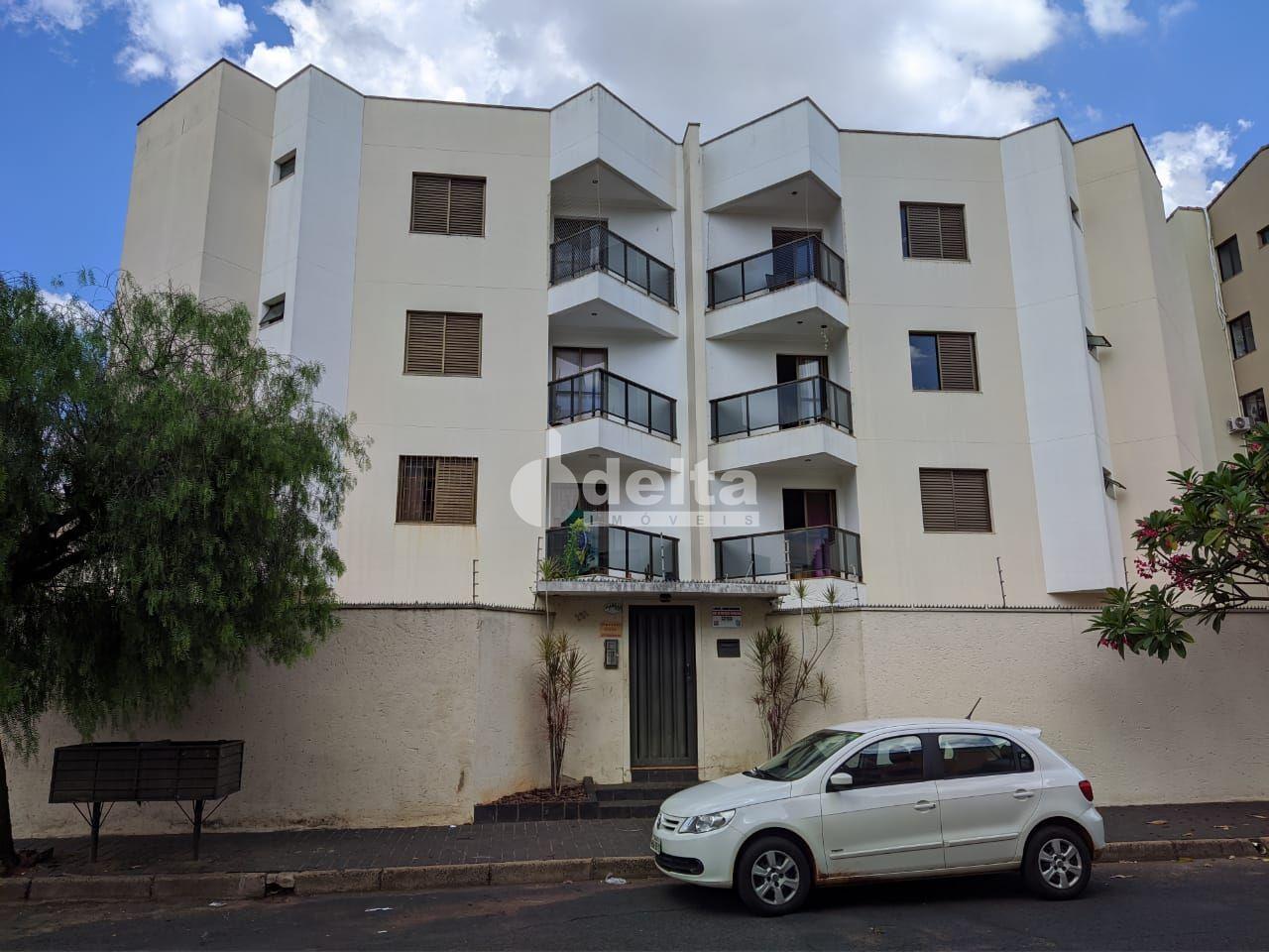 Alugar Apartamento / Padr&atilde;o em Uberl&acirc;ndia R$ 1.500,00 - Foto 2