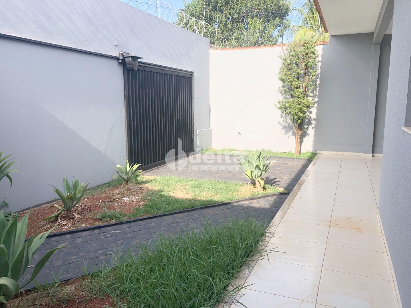 Alugar Casa Residencial / Padr&atilde;o em Uberl&acirc;ndia R$ 2.400,00 - Foto 22