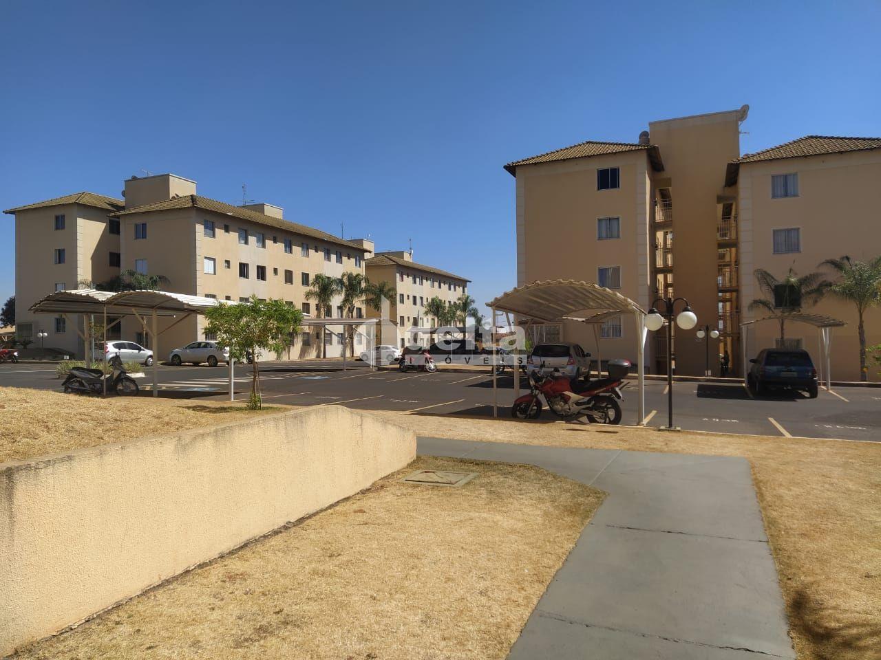 Alugar Apartamento / Padr&atilde;o em Uberl&acirc;ndia R$ 900,00 - Foto 15