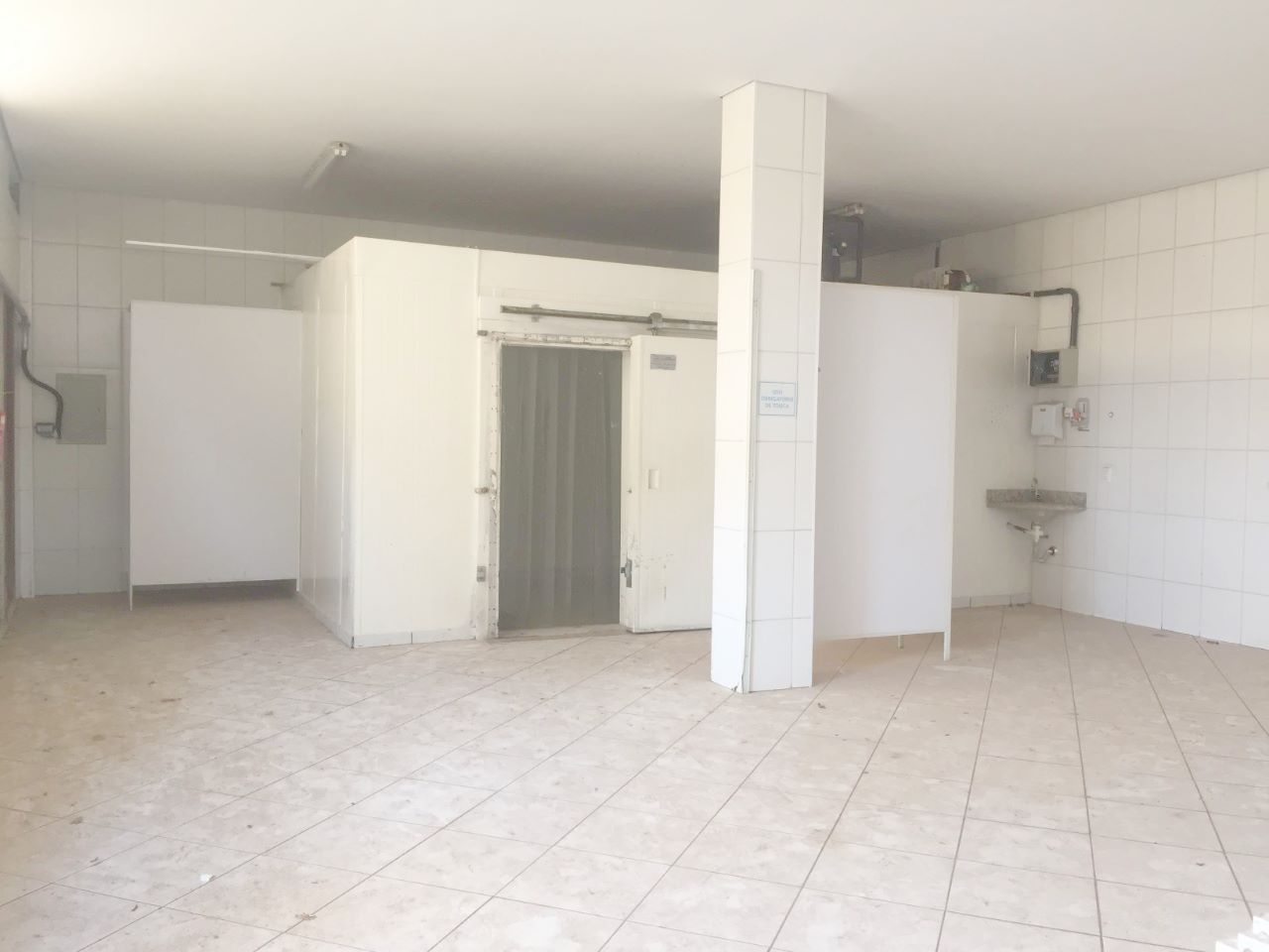 Alugar Galp&atilde;o / Padr&atilde;o em Uberl&acirc;ndia R$ 4.000,00 - Foto 2