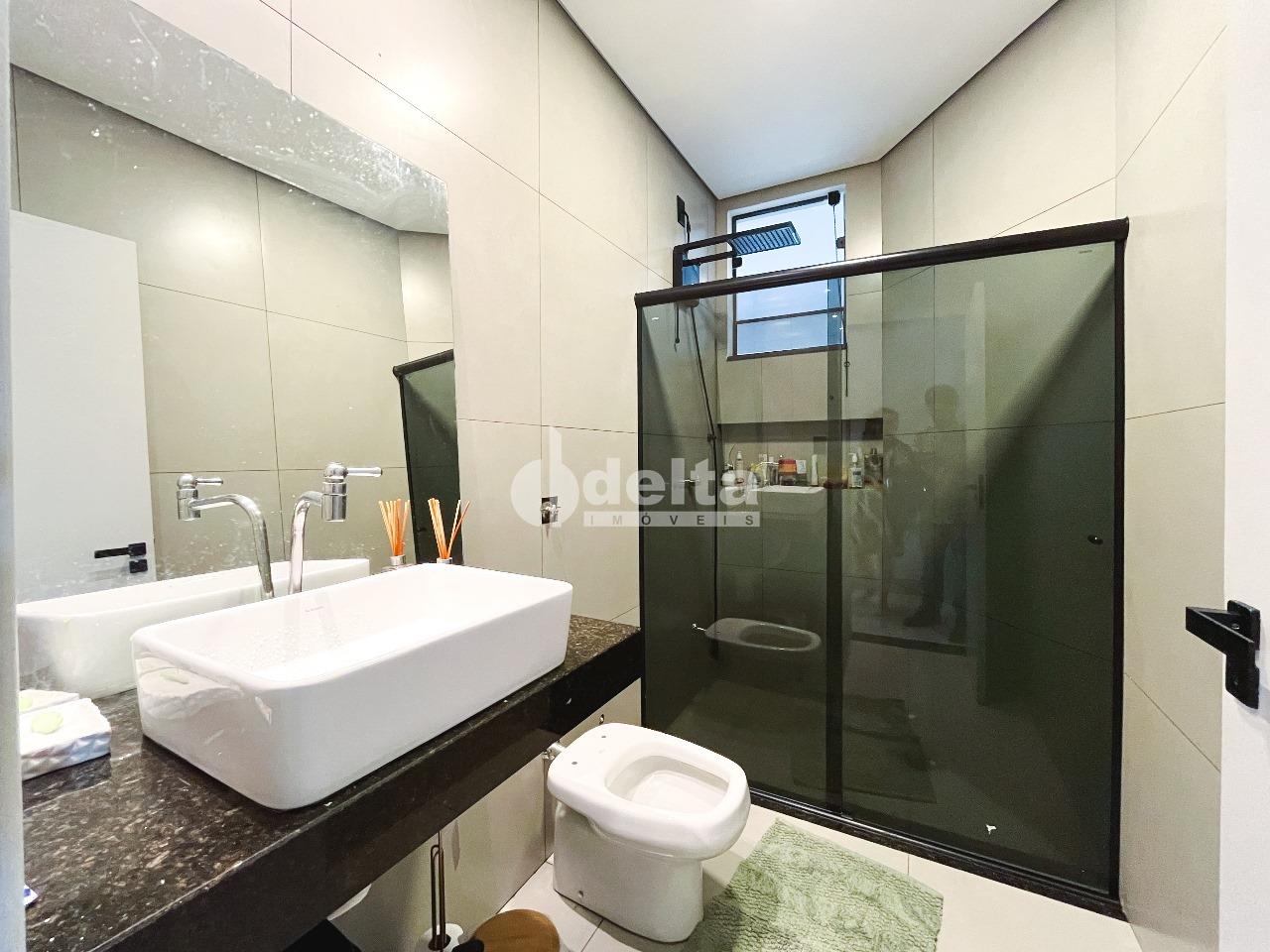 Alugar Casa Residencial / Padr&atilde;o em Uberl&acirc;ndia R$ 6.900,00 - Foto 18