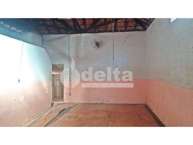 Alugar Galp&atilde;o / Padr&atilde;o em Uberl&acirc;ndia R$ 4.100,00 - Foto 1