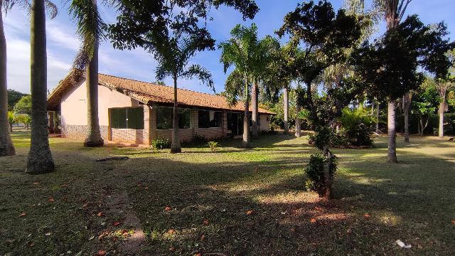 Alugar Casa Residencial / Padr&atilde;o em Uberl&acirc;ndia R$ 3.800,00 - Foto 6