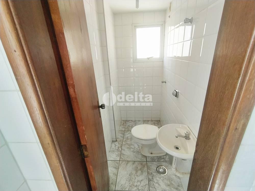 Alugar Apartamento / Padr&atilde;o em Uberl&acirc;ndia R$ 1.700,00 - Foto 9