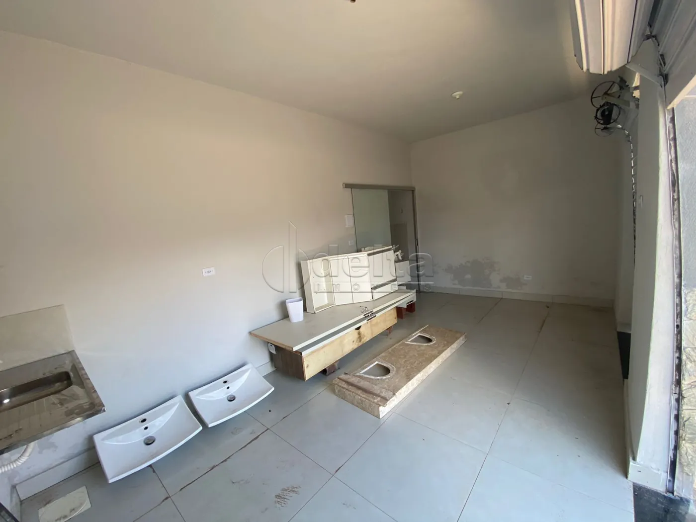 Alugar Loja / Padr&atilde;o em Uberl&acirc;ndia R$ 1.000,00 - Foto 3