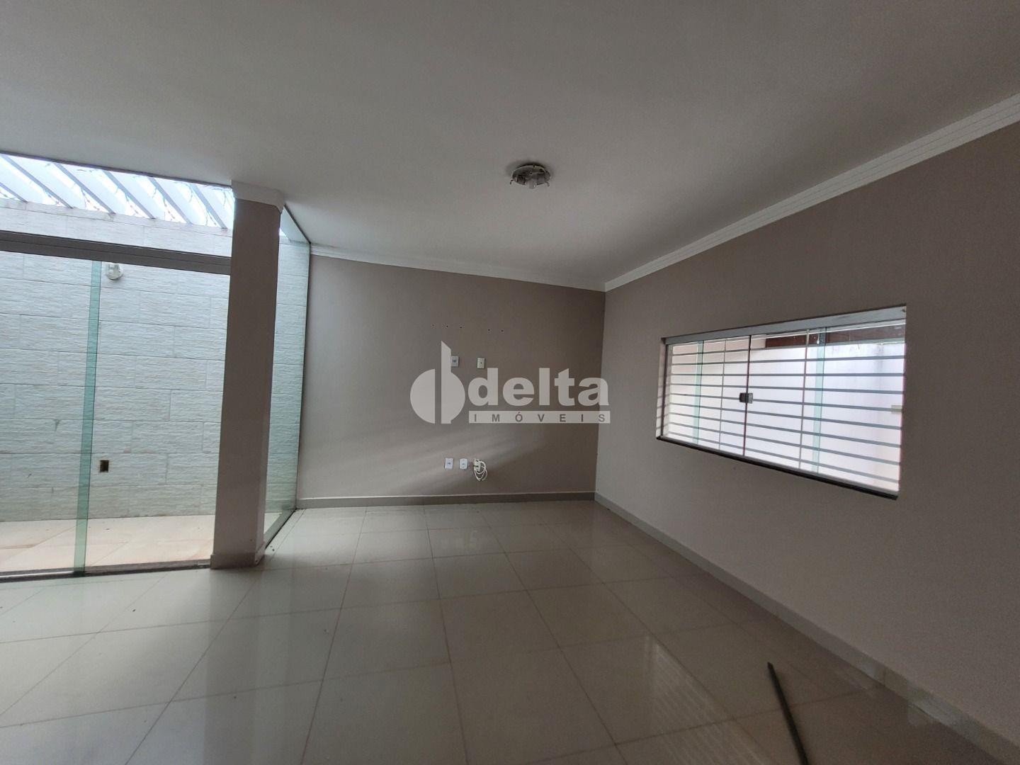 Alugar Casa Residencial / Padr&atilde;o em Uberl&acirc;ndia R$ 2.100,00 - Foto 5