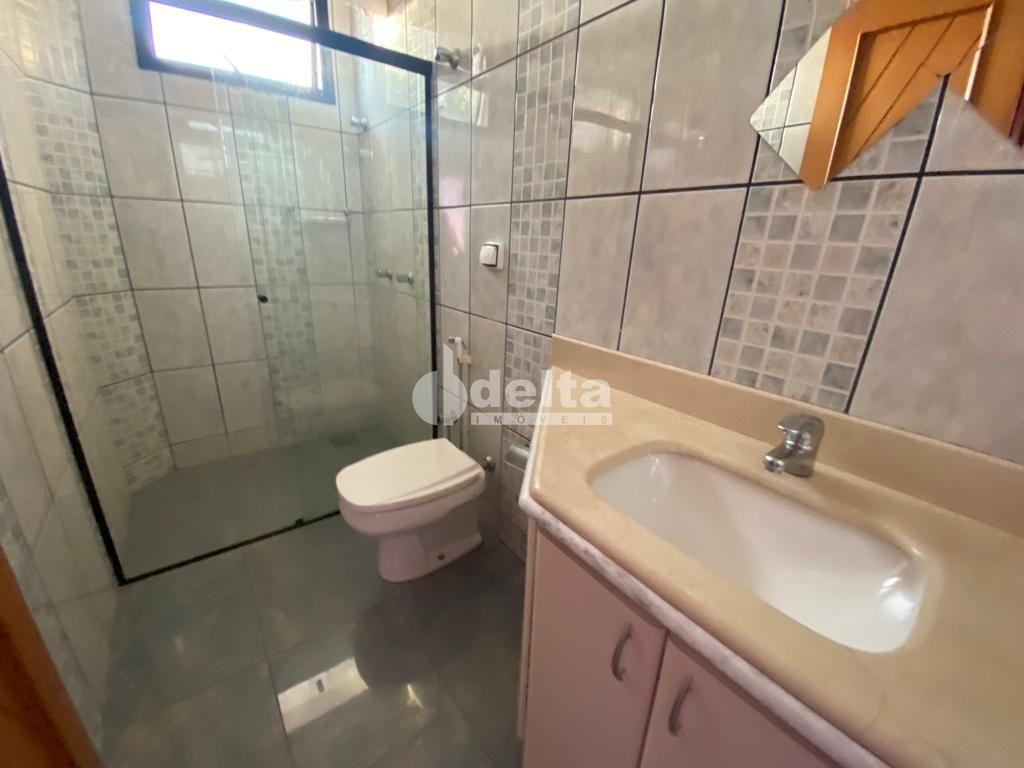 Alugar Casa Residencial / Padr&atilde;o em Uberl&acirc;ndia R$ 15.000,00 - Foto 11