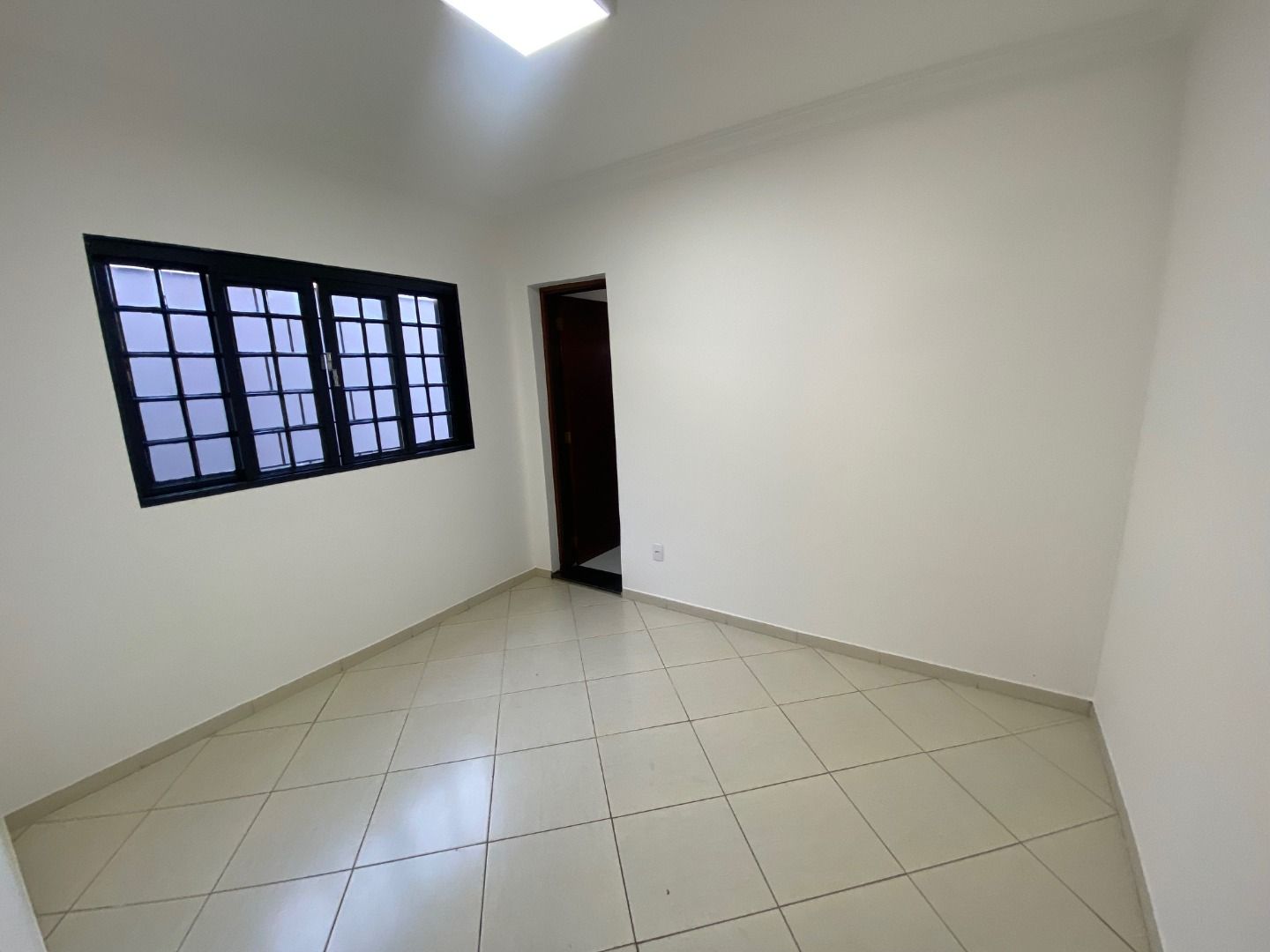 Alugar Casa Residencial / Padr&atilde;o em Uberl&acirc;ndia R$ 5.000,00 - Foto 8