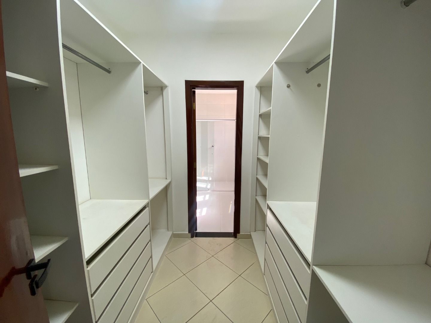 Alugar Casa Residencial / Padr&atilde;o em Uberl&acirc;ndia R$ 5.000,00 - Foto 11