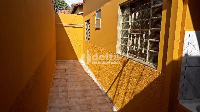 Alugar Casa Residencial / Padr&atilde;o em Uberl&acirc;ndia R$ 1.500,00 - Foto 8