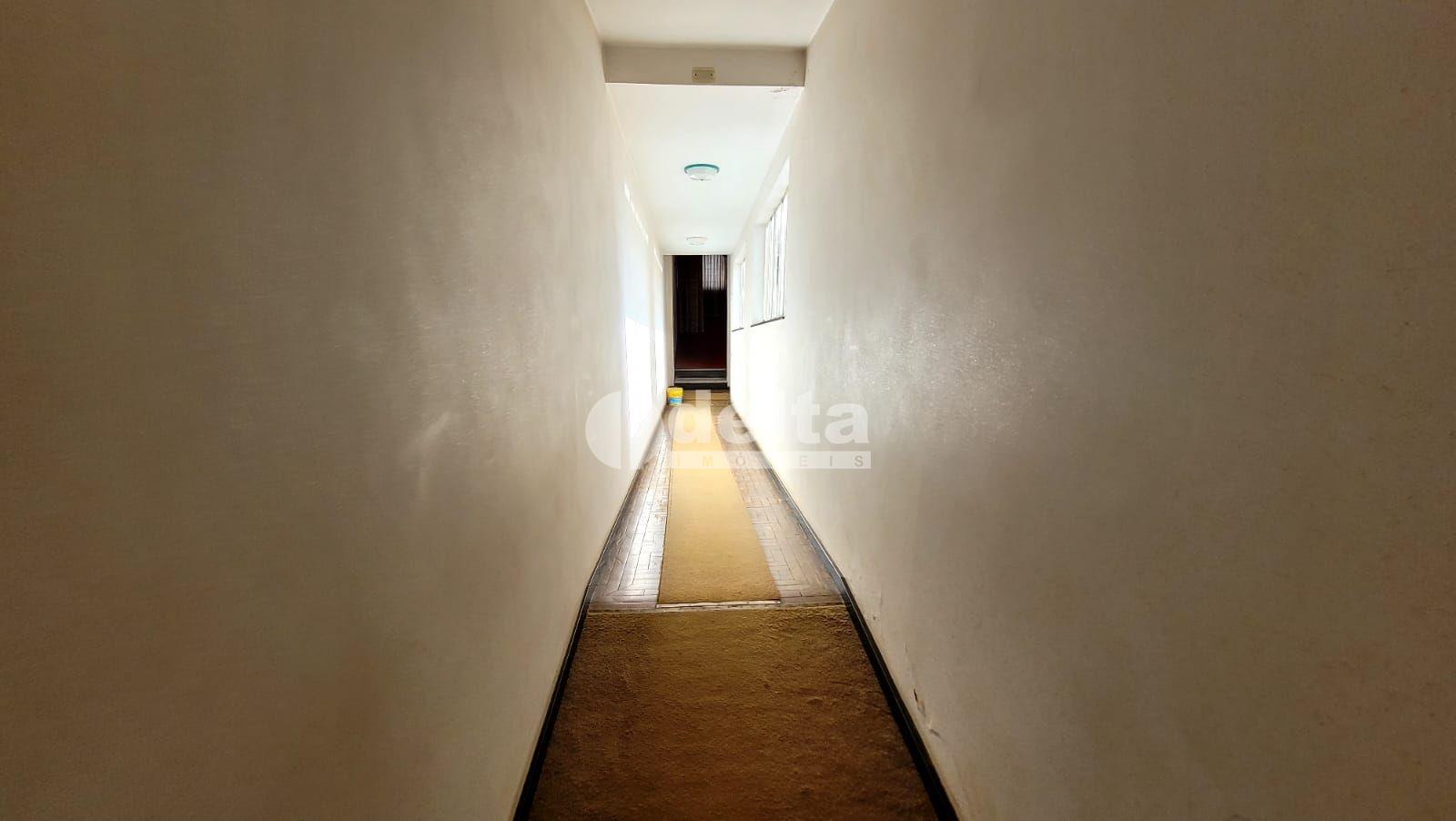 Alugar Casa Comercial / Padr&atilde;o em Uberl&acirc;ndia R$ 12.000,00 - Foto 16