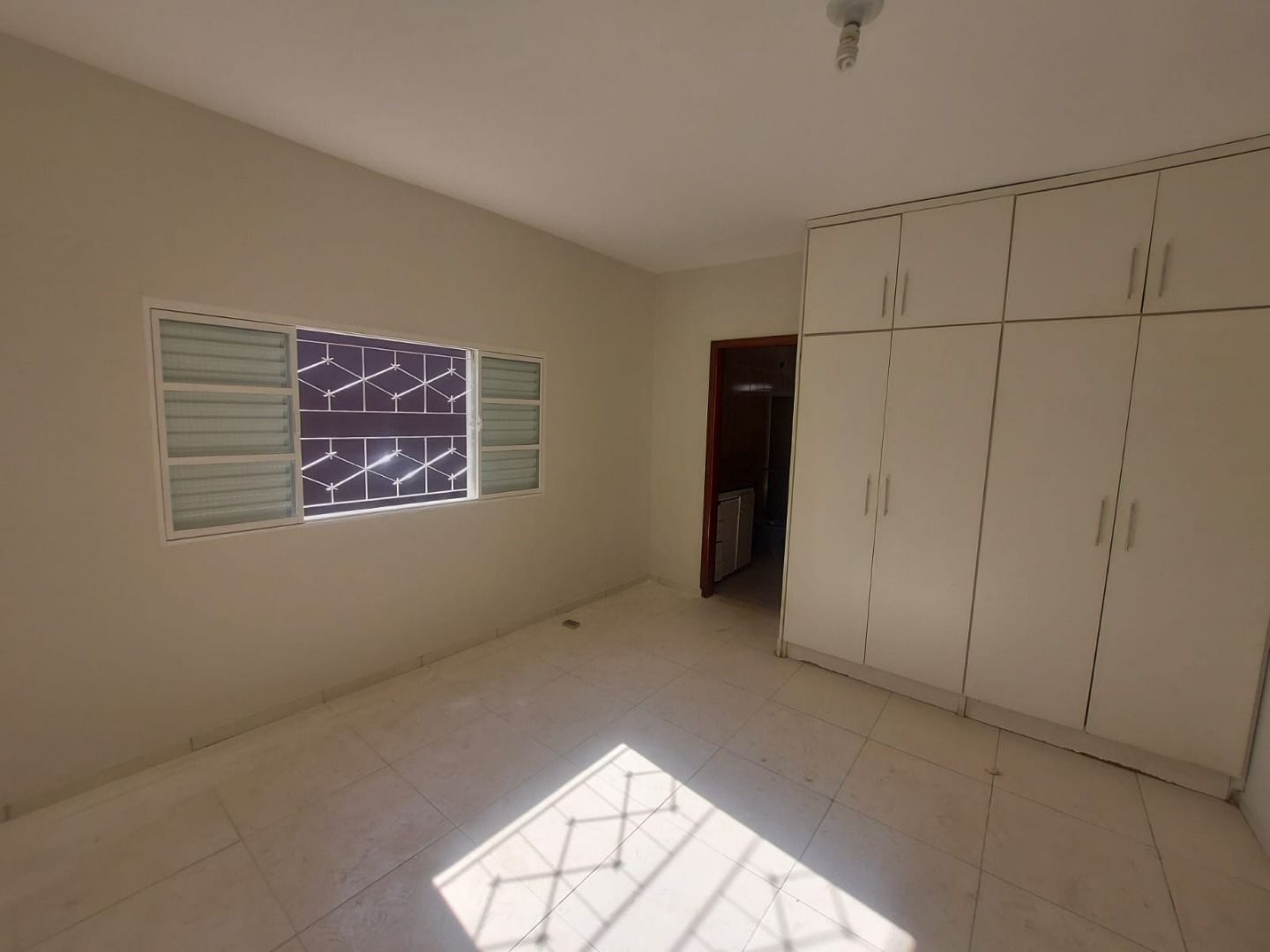 Alugar Casa Residencial / Padr&atilde;o em Uberl&acirc;ndia R$ 3.000,00 - Foto 8