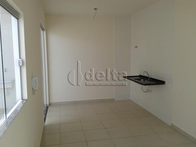 Alugar Casa Residencial / Padr&atilde;o em Uberl&acirc;ndia R$ 600,00 - Foto 3
