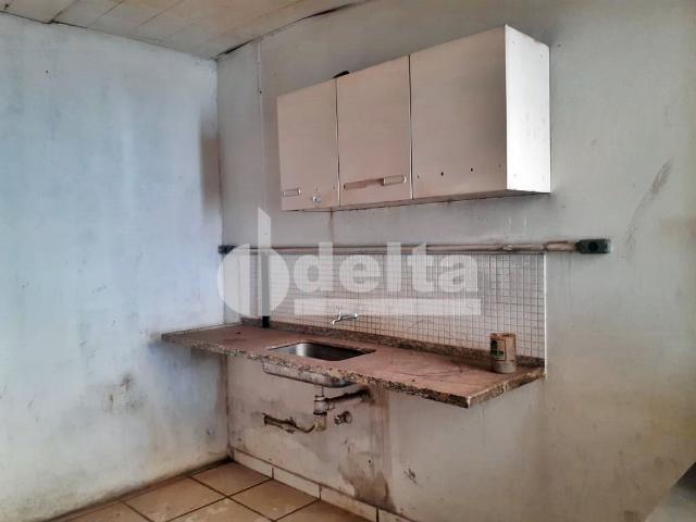 Alugar Galp&atilde;o / Padr&atilde;o em Uberl&acirc;ndia R$ 3.000,00 - Foto 6