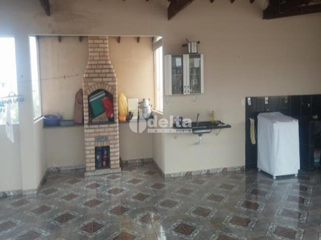 Comprar Casa Residencial / Padr&atilde;o em Uberl&acirc;ndia R$ 800.000,00 - Foto 7