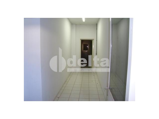 Alugar Pr&eacute;dio / Padr&atilde;o em Uberl&acirc;ndia R$ 25.000,00 - Foto 40