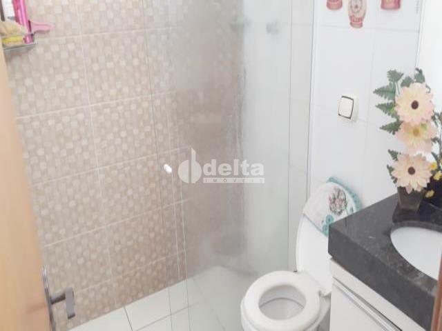 Comprar Casa Residencial / Padr&atilde;o em Uberl&acirc;ndia R$ 380.000,00 - Foto 10