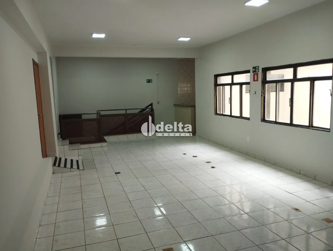 Alugar Loja / Padr&atilde;o em Uberl&acirc;ndia R$ 2.000,00 - Foto 2