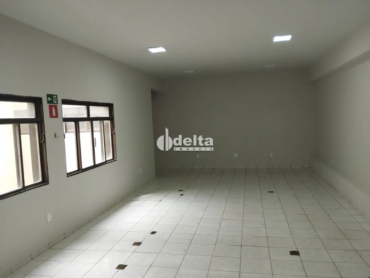 Alugar Loja / Padr&atilde;o em Uberl&acirc;ndia R$ 2.000,00 - Foto 3