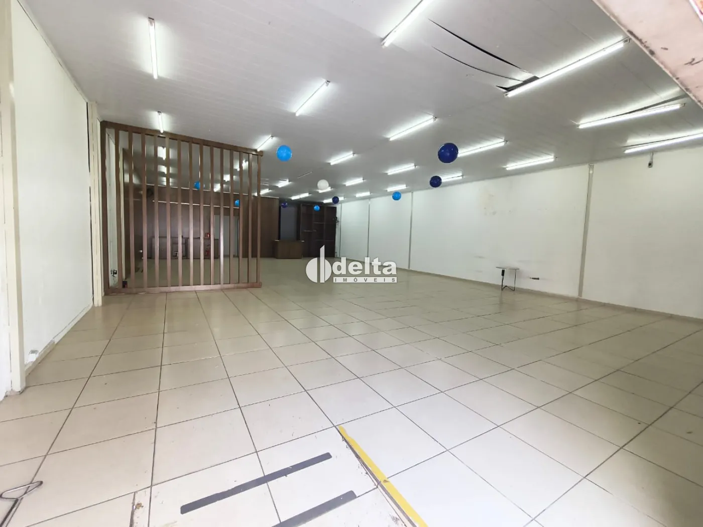 Alugar Loja / Padr&atilde;o em Uberl&acirc;ndia R$ 6.500,00 - Foto 1