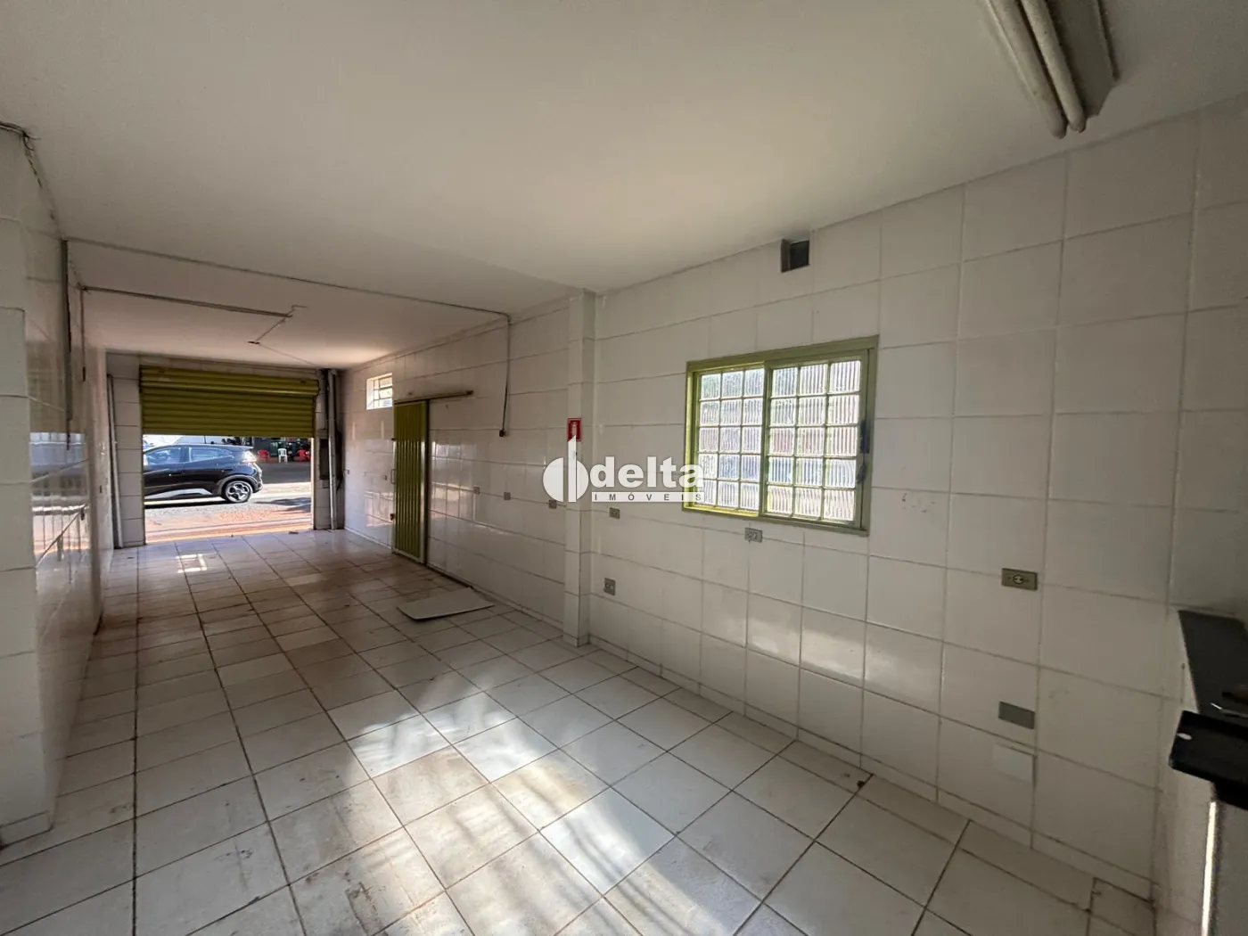 Alugar Loja / Padr&atilde;o em Uberl&acirc;ndia R$ 1.650,00 - Foto 2