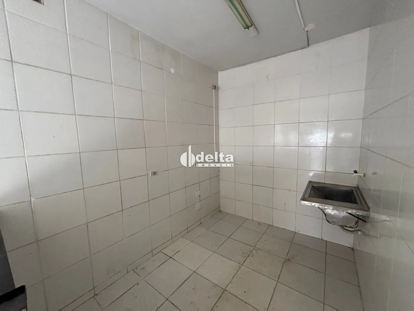 Alugar Loja / Padr&atilde;o em Uberl&acirc;ndia R$ 1.650,00 - Foto 7