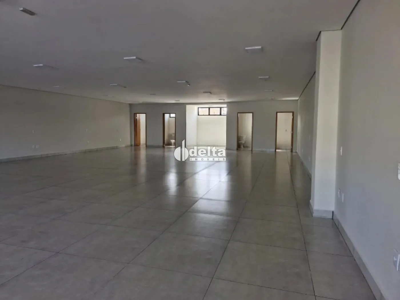 Alugar Loja / Padr&atilde;o em Uberl&acirc;ndia R$ 20.000,00 - Foto 8