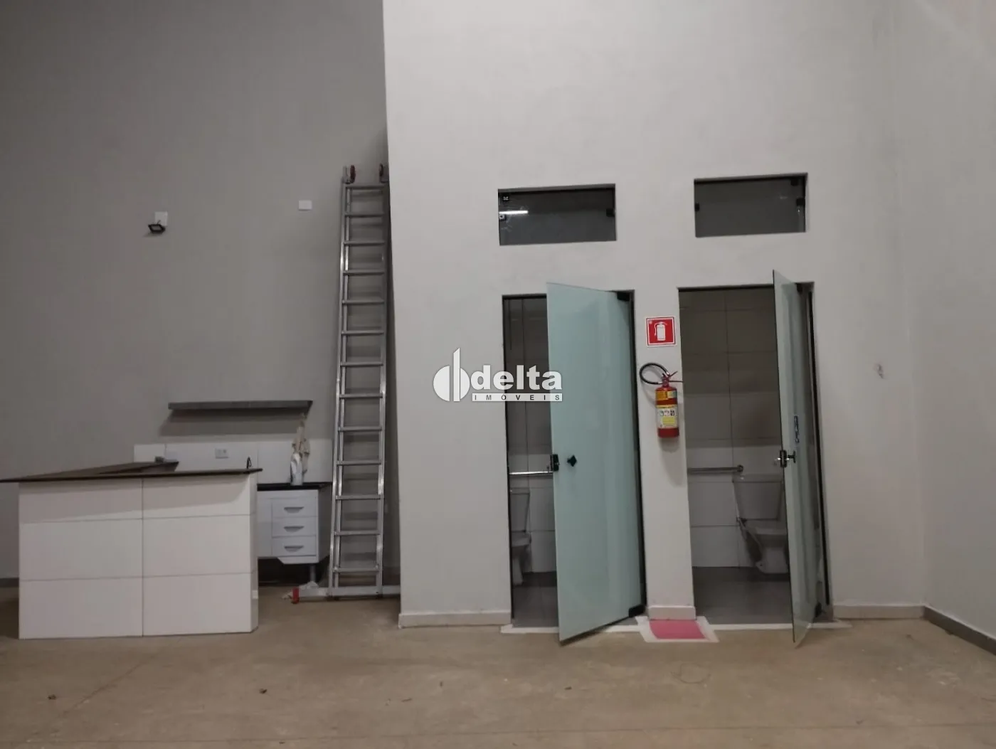 Alugar Galp&atilde;o / Padr&atilde;o em Uberl&acirc;ndia R$ 4.000,00 - Foto 5