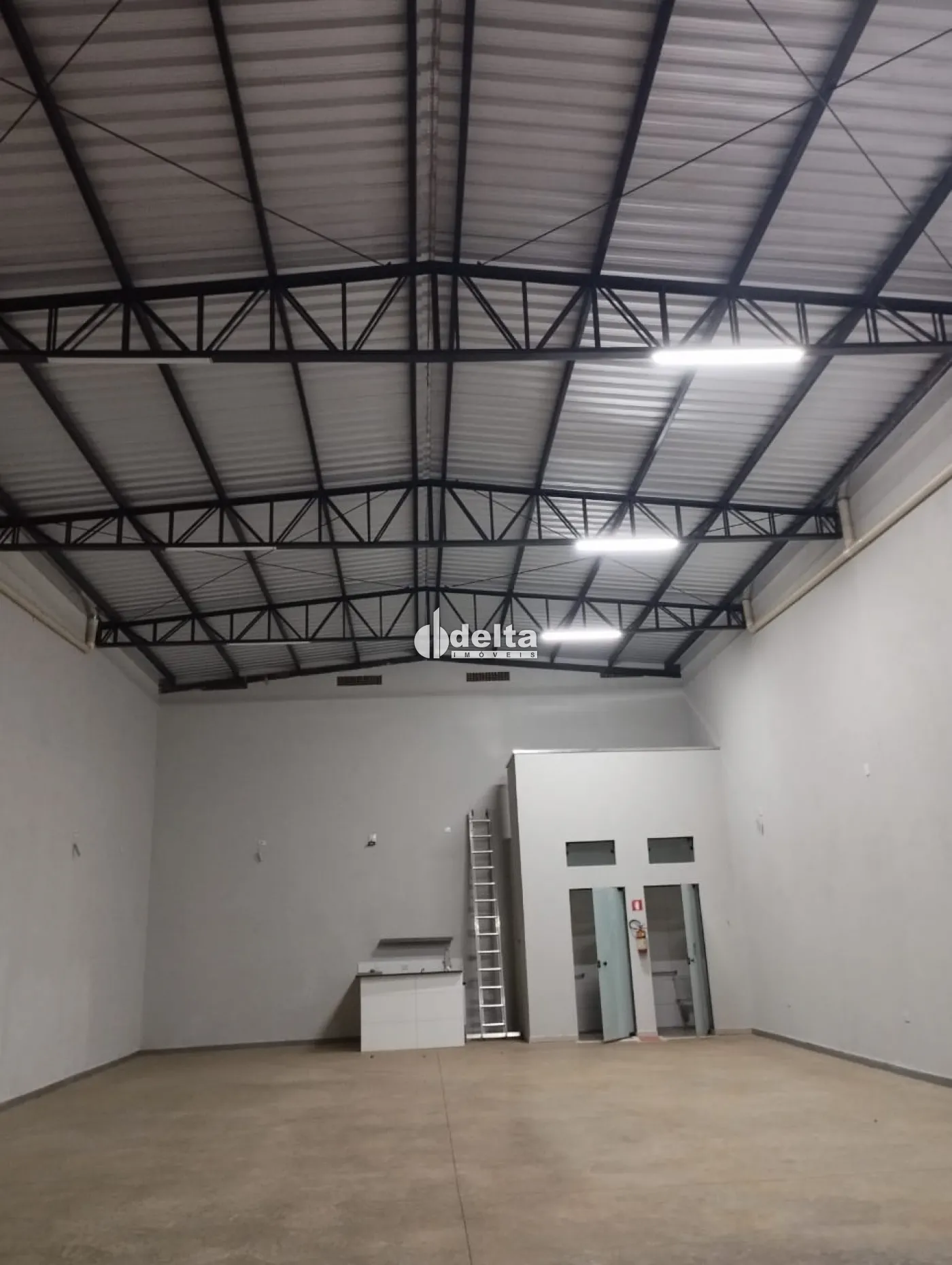 Alugar Galp&atilde;o / Padr&atilde;o em Uberl&acirc;ndia R$ 4.000,00 - Foto 4