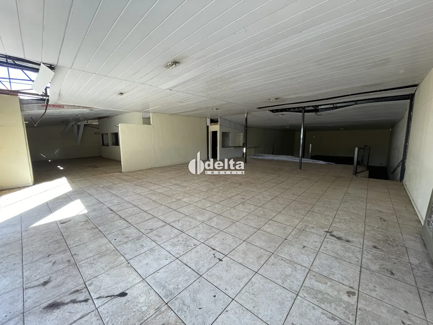 Alugar Loja / Padr&atilde;o em Uberl&acirc;ndia R$ 11.000,00 - Foto 2